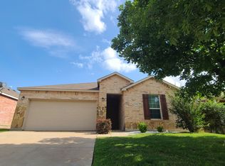 2404 Lohani Ln, Fort Worth, TX 76131
