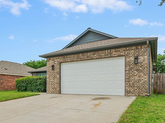 4th image of 1100 Primrose Dr