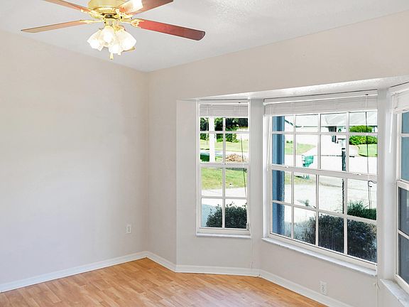 4th image of 4865 Yew Ct