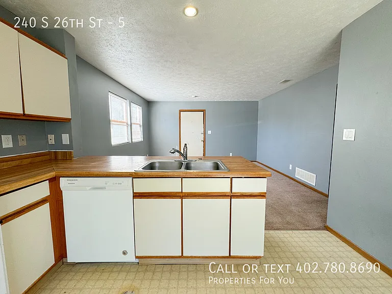 240 S 26th St #5 — Photo 9