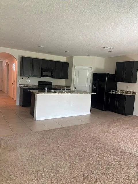 4 bed, 2.0 bath, 1846 sqft, $2,300 — Photo 3