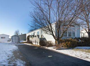 26 Blue Bird Ln, Beecher, IL 60401