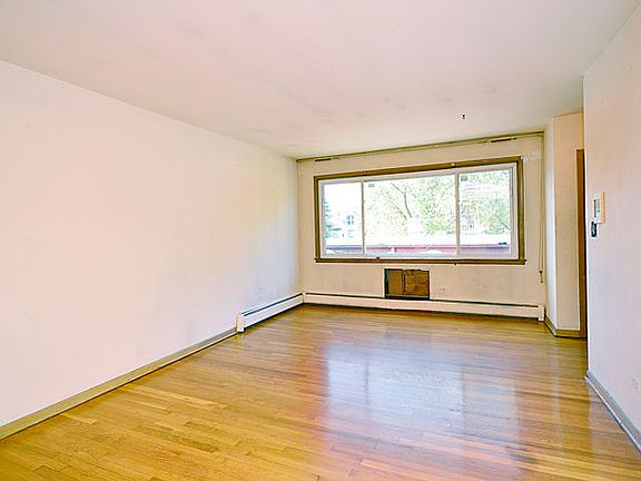 2nd image of 6970 North Ashland Blvd #3C