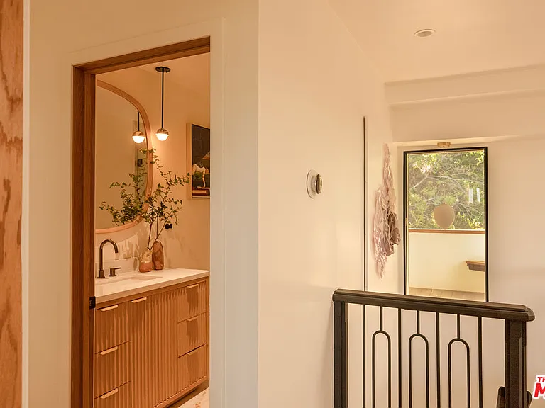 7802 Torreyson Dr — Photo 14