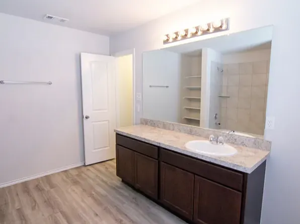 1006 Rice Dr, Bryan, TX 77803