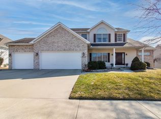 3713 Gina Dr, Bloomington, IL