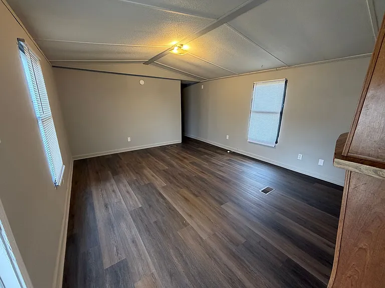 133 Garland Way — Photo 4