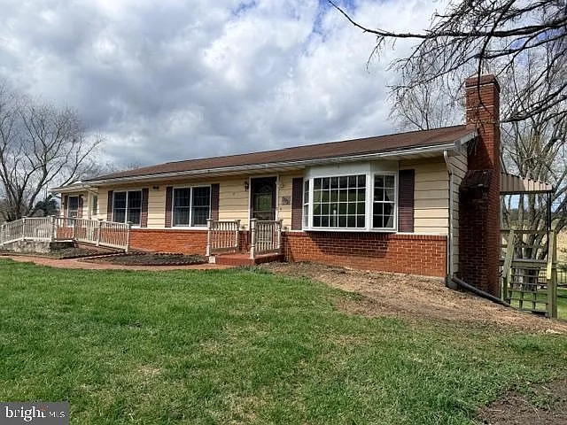 3 bed, 1392 sqft, $2,350 — Photo 2