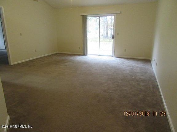 3rd image of 1628 Twin Oak Dr E