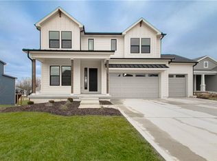 17163 S Laurelwood St, Olathe, KS 66062