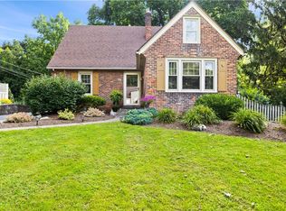 90 Dale Rd, Rochester, NY 14625