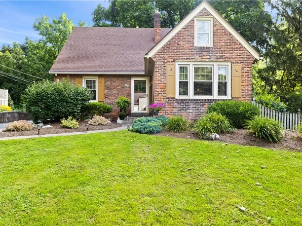 90 Dale Rd, Rochester, NY 14625