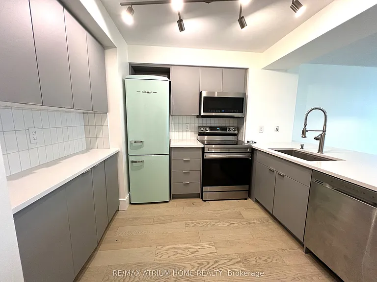 410 Queens Quay W #905 — Photo 6