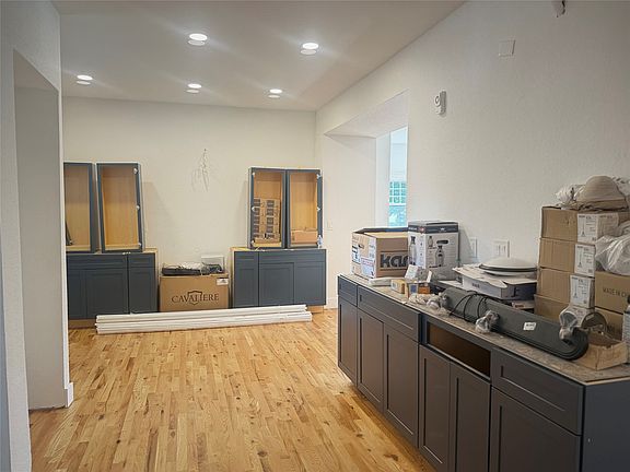 5th image of 5101 Shriver Ave