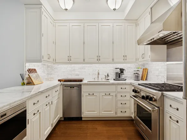 160 West 12th Street image 2 of 5