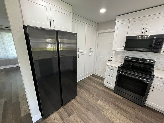 4th image of 4335 Saint Clair Ave W