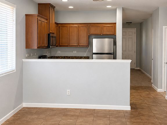 4th image of 523 Beckman Way