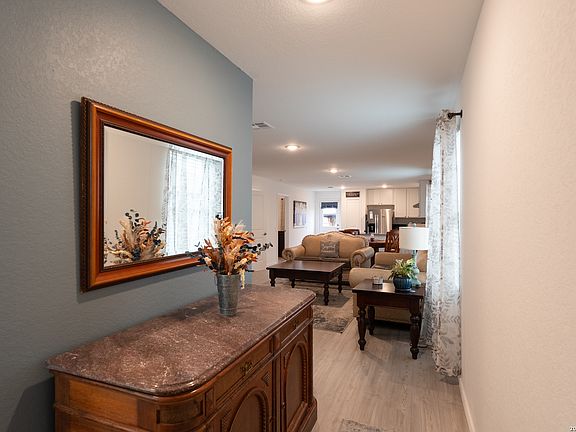 4th image of 13235 E Faxon