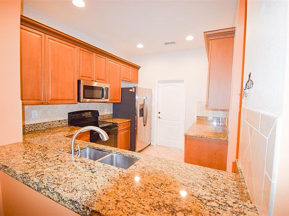 4th image of 3143 Capri Isle Way