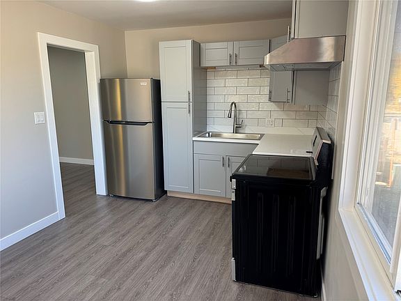 3rd image of 519 Teller Street UNIT 6