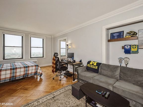 4th image of 2000 N Lincoln Park W #1309
