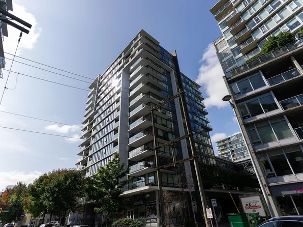 1783 Manitoba St #214, Vancouver, BC V5Y 0K1