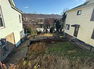 3252 Monroe St, Bellaire, OH 43906