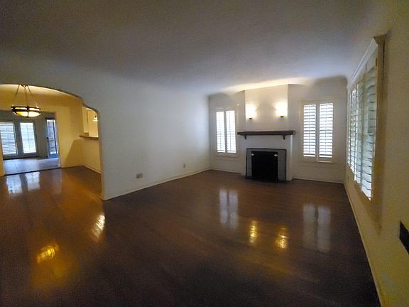 5th image of 806 Cincinnati Ave