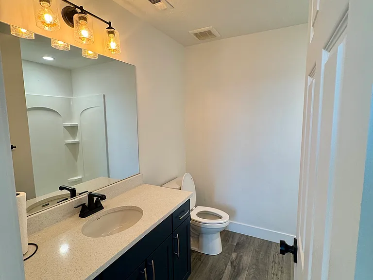 404 S 610 E — Photo 30