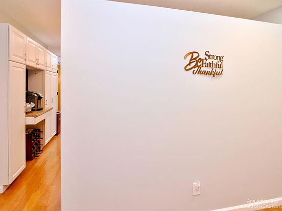 4th image of 3775 Glazier Way