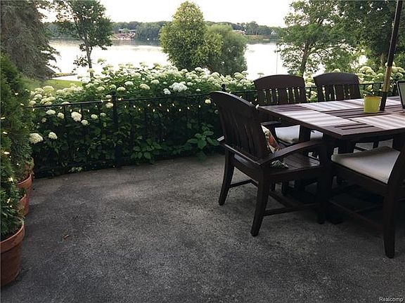 4th image of 610 Lake Angelus Shrs
