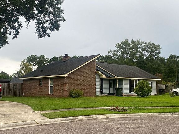 3rd image of 413 Fox Hunt Rd