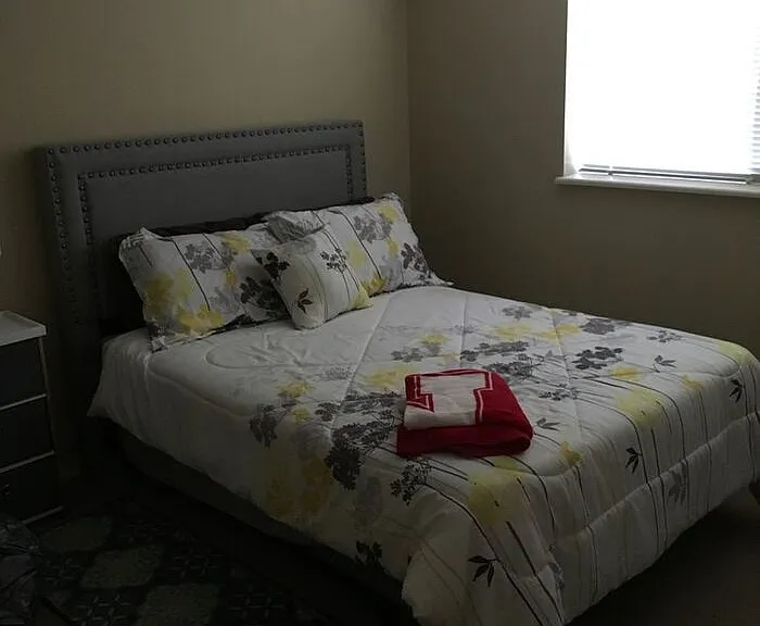 2204 Albany Ct — Photo 5