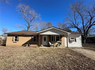 103 B St, Pocola, OK 74902