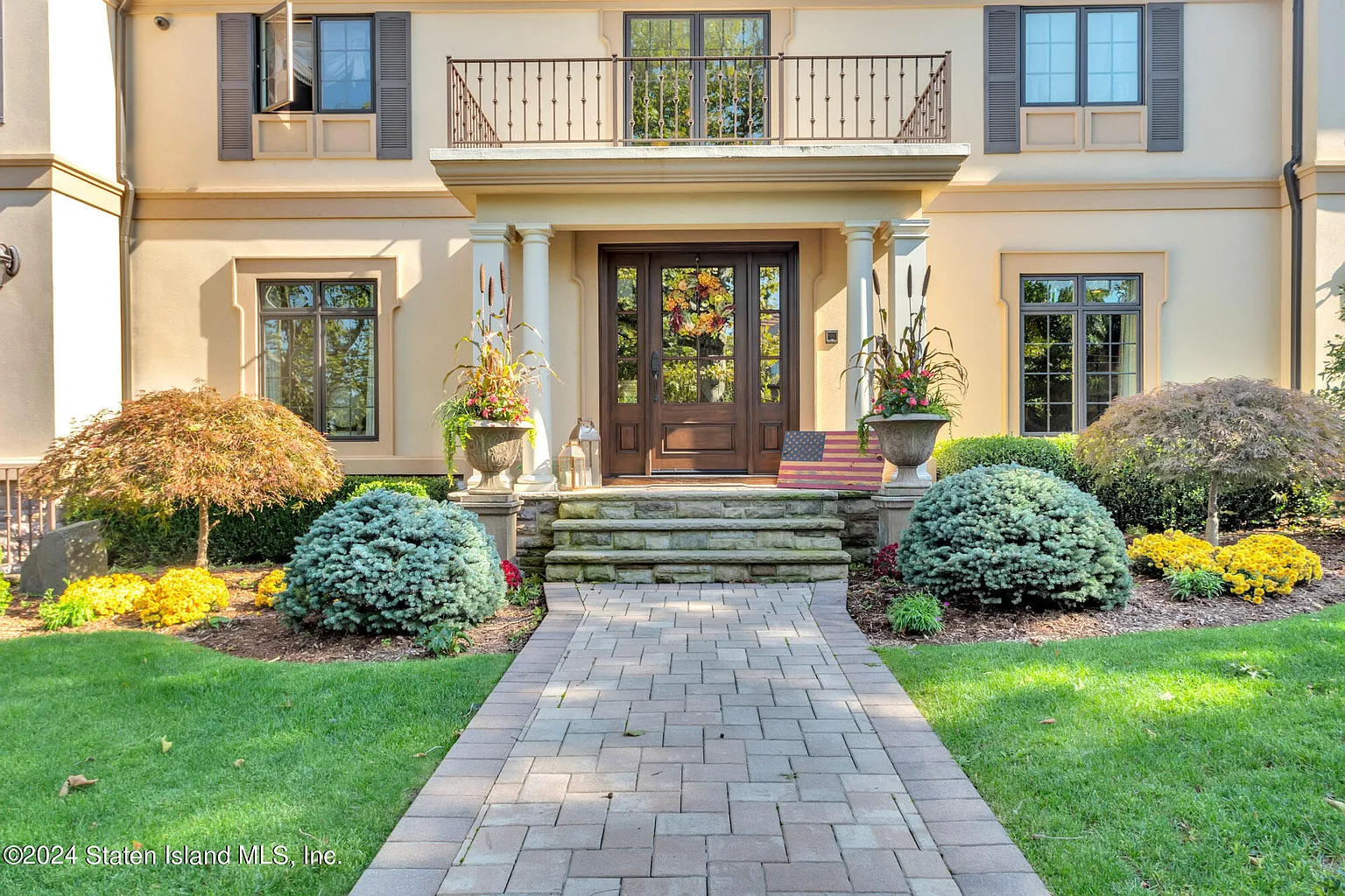 151 Bertha Pl photo 1