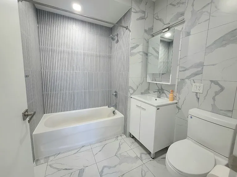 205 Mount Vernon Ave #405 — Photo 8