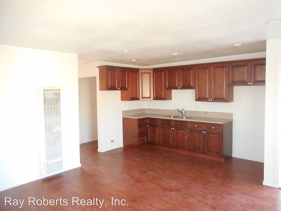 1st image of 1122 1/2 W 93rd St
