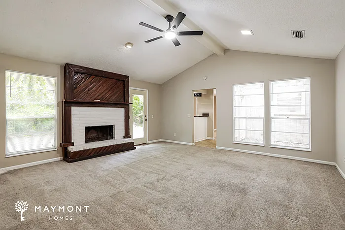 1413 Dolphin St — Photo 4