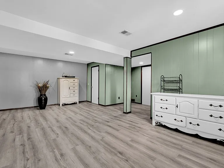 466 Mohican Ave — Photo 27