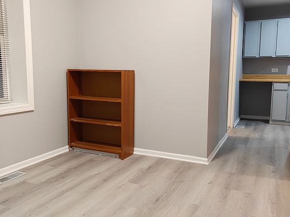 4th image of 3307 S Wallace St #1F