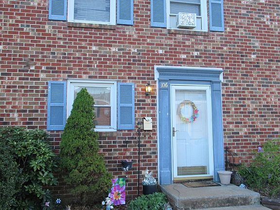 2nd image of 106 Cambridge Sq