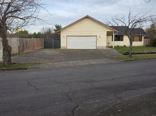 557 S 44th St, Springfield, OR 97478