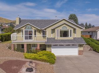 8841 Michael Dr, Coldstream, BC V1B 2P5