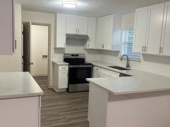 8223 Gulf Tree Ln, Houston, TX 77075