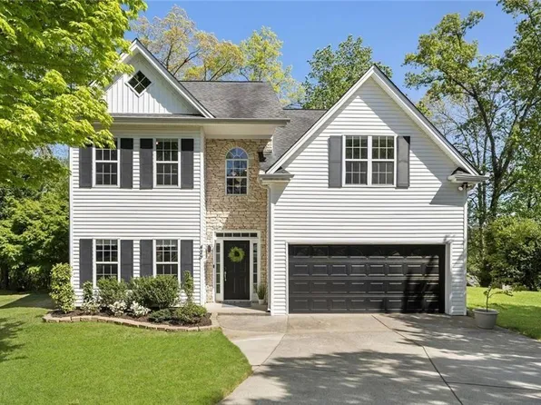429 Tannenhill Pl, Sugar Hill, GA 30518