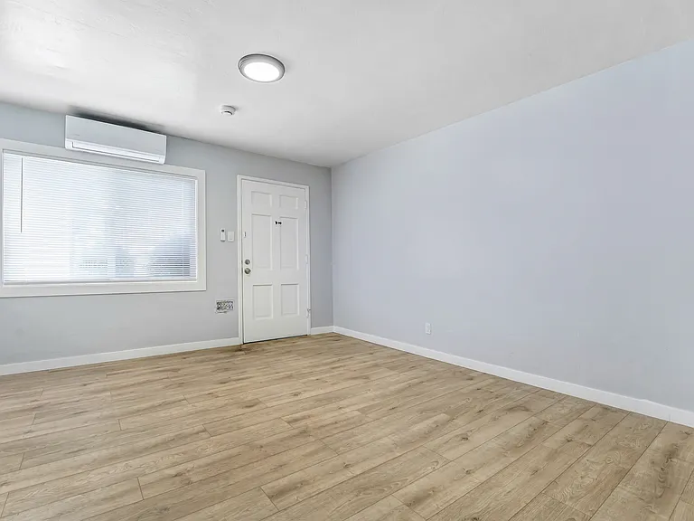 820 S Osage Ave #E — Photo 8