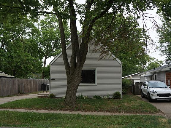 2nd image of 6469 Elm St
