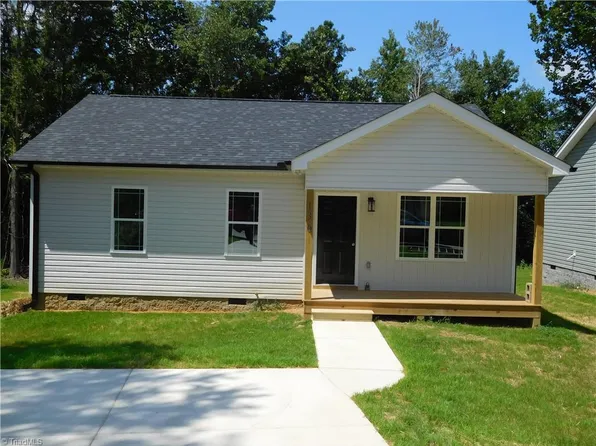 136 Crestwood Cir, High Point, NC 27260