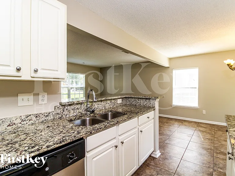 5 Sedgelane Ct — Photo 4