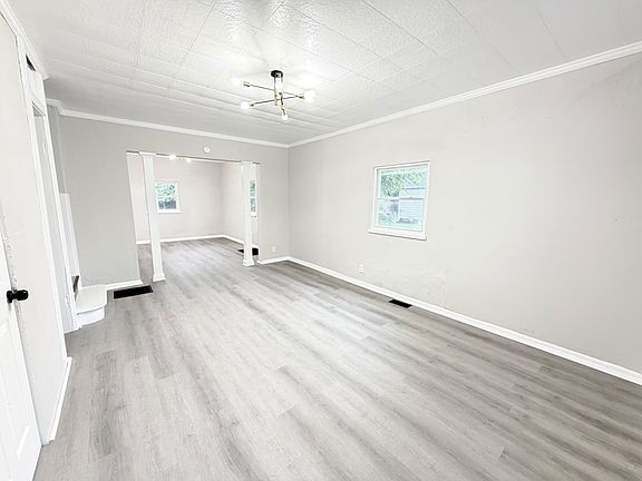 2nd image of 513 Palmer St